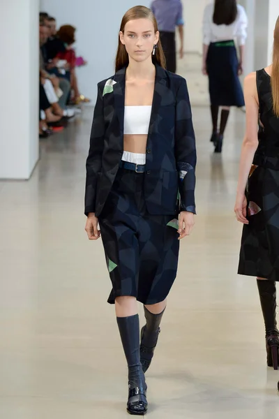 Look 37